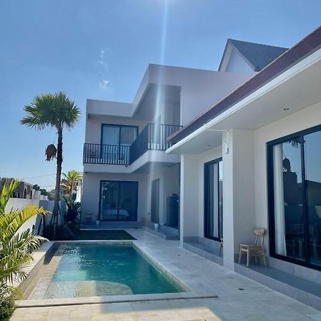 Mega Canggu Guest House Exterior photo