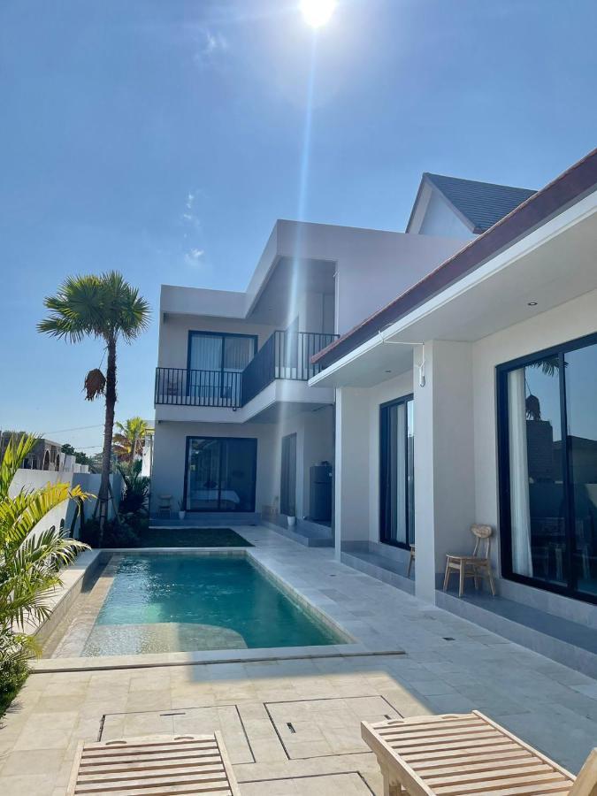Mega Canggu Guest House Exterior photo