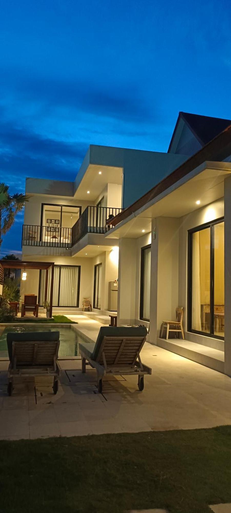 Mega Canggu Guest House Exterior photo